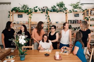 Už jste byli v našem voňavém obchůdku? 🌸 Najdete u nás: 🧼 Mýdla 🌺 Parfémy 🕯Svíčky 💋 Balzámy 🧴 Oleje ✨ A spoustu dalších...