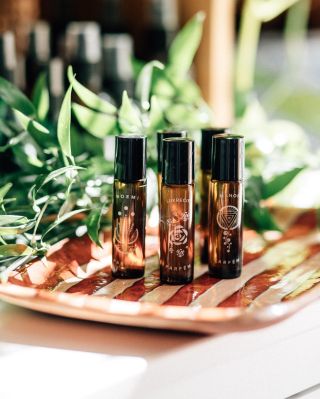 Nevíte, který z našich parfémů s autorskou vůní si vybrat? Nabízíme i sadu vzorků všech pěti parfémů k prvnímu ovonění 🌸🍋...