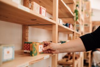 Víte, jak dlouho zrají naše mýdla, než se dostanou do regálu v obchůdku? 👀