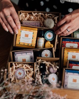 Voňavé dárečky u nás najdete v nejrůznějších variantách a potěšíte s nimi každého, kdo má rád poctivě vyrobené produkty a...