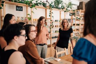 🎄POZOR! ZMĚNA OTEVÍRACÍ DOBY Chceme vám dopřát dost času na výběr a pořízení vánočních dárečků, proto v našem voňavém...