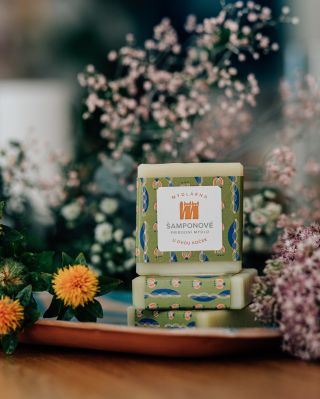 👩‍🦱👩‍🦳 Na silné a hebké vlasy doporučujeme naše šamponové mýdlo s avokádovým olejem a jedinečnými éterickými oleji...